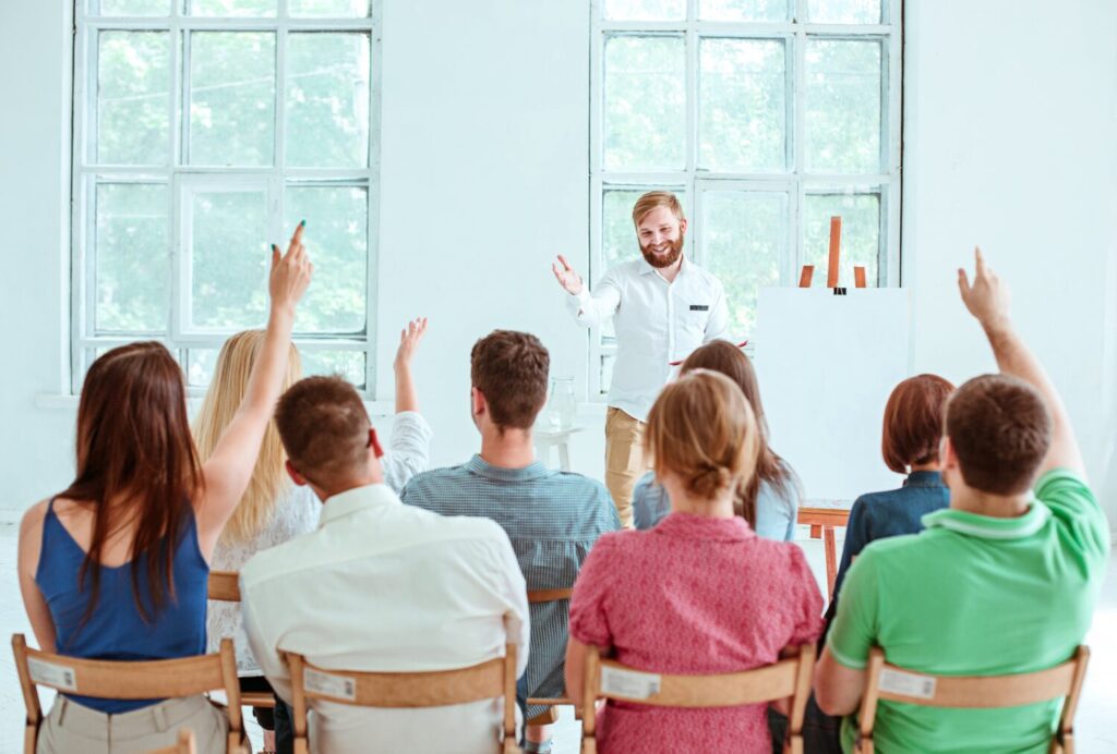 clase presencial academia magisterio